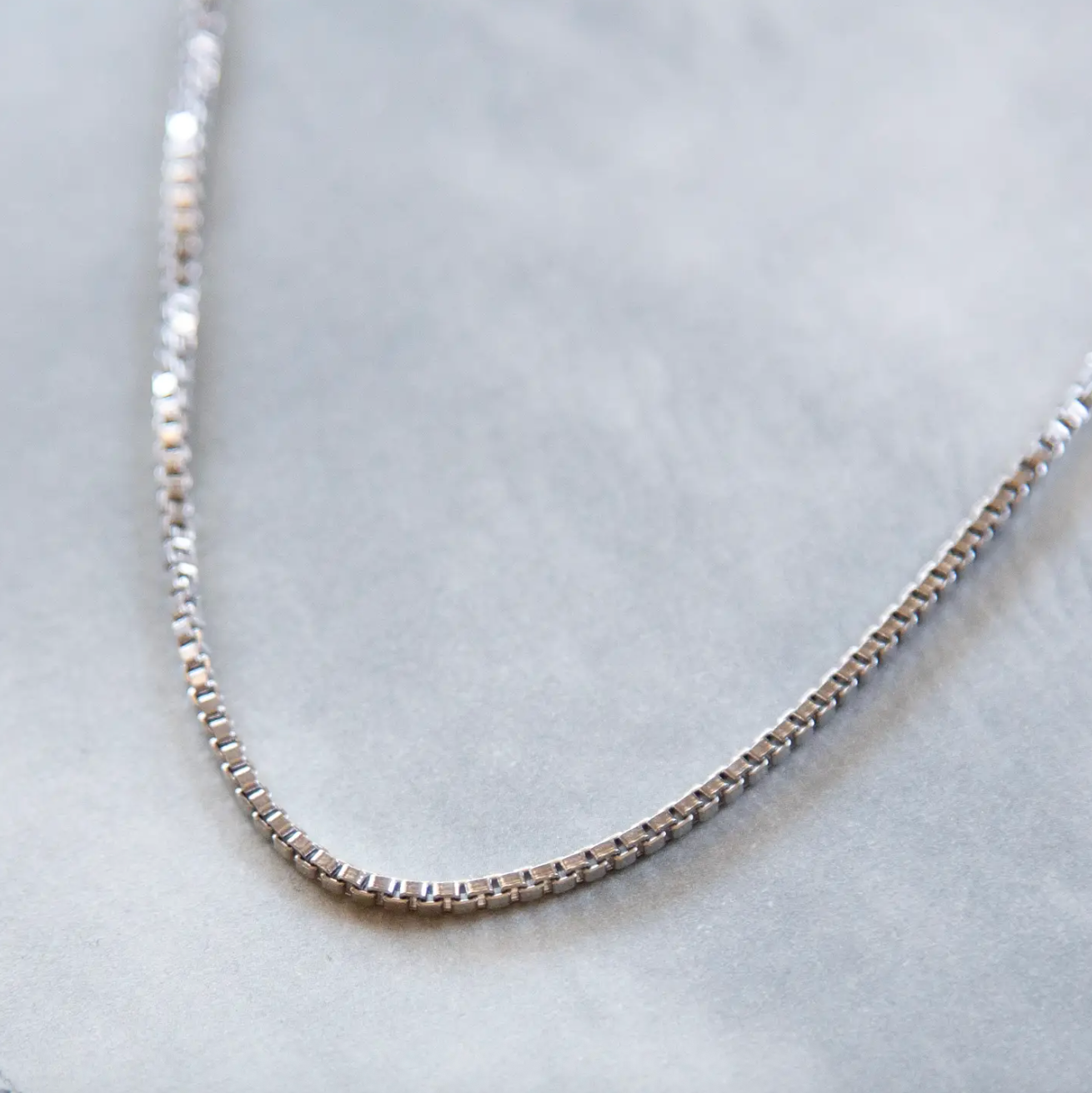 Kindred Objects Vintage Silver Box Chain Necklace – Short Wave